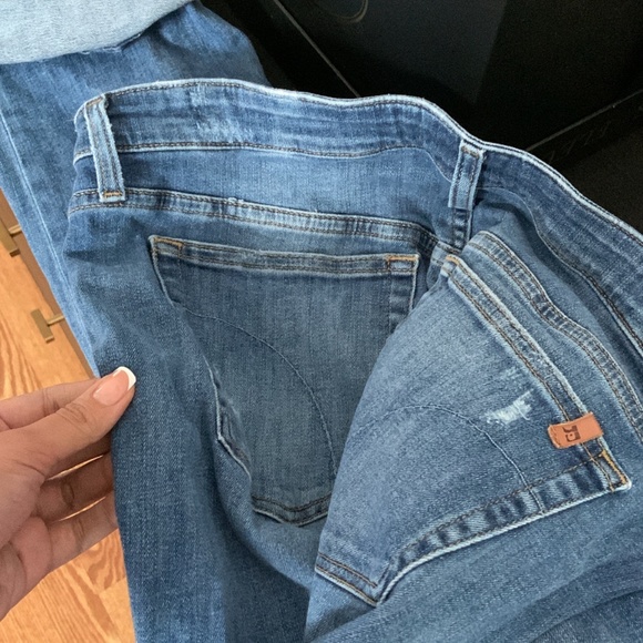 Women’s Size 32W Denim ripped Joe’s Jeans - Picture 3 of 11